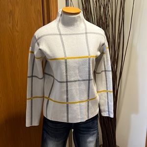 Tahari cowlneck Sweater size Small